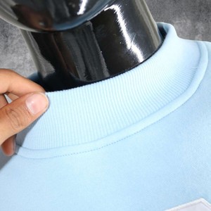 เสื้อสเวตเชิ้ตคอเต่าผ้าฝ้ายฟลีซสำหรับผู้หญิงทรงโอเวอร์ไซส์ สไตล์สตรีทแวร์ รับทำโลโก้ตามสั่ง ผลิตโดยโรงงาน OEM - Product Image 3