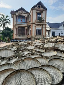 Eco Friendly Durable Large Bamboo Winnowing <b>Basket</b> Bowl Vietnam Handmade Rustic Flexible Rice <b>Tray</b> for Table Display - Product Image 2