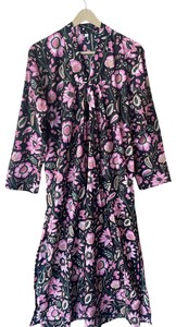 Robe longue décontractée pour femme, best-seller, 100% coton, écologique, faite à la main, pour l'été, la plage, noire, à fleurs, manches longues, col en V - Product Image 2