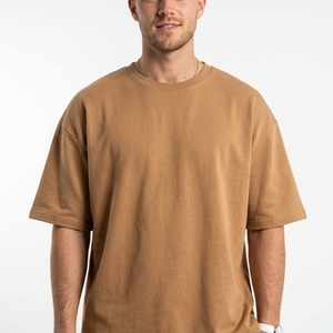 Ensemble décontracté deux pièces tricoté respirant pour homme, col rond, t-shirt et short, en polyester/coton, avec logo personnalisé, idéal pour la gym estivale - Product Image 3