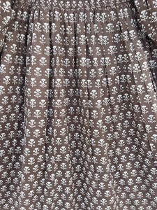 Robe longue en coton pur à manches 3/4, corsage froncé, motif floral marron, ourlet évasé, coupe confortable, style bohème, tenue d'été pour femmes, idéale pour les fêtes - Product Image 5