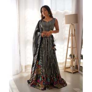 Vestido de Noche de Diseñador, Elegante Sari para Fiesta con Trabajo de Hilo y Lentejuelas - Product Image 1