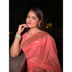 ผ้าซารีออร์แกนซ่าสีชมพูเข้ม อะดิติ ผ้าปักลายเพธาเน่ พร้อมเสื้อชั้นในดีไซน์พิเศษ 450 กรัม ผ้าทอระดับพรีเมียม - Product Image 4