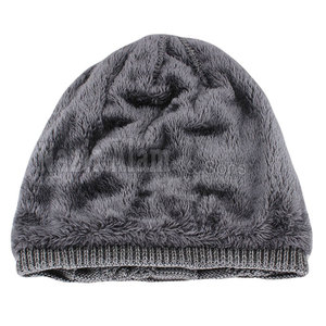 Bonnet Street Ready en tissu doux, coupe décontractée, idéal pour le froid, jacquard, pour les voyages et les tenues décontractées - Product Image 2