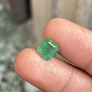 Esmeralda Zambiana Natural de 3 Quilates, Corte Escalonado, Verde Intenso, Gema Suelta para Joyería Fina de Primera Calidad - Product Image 4