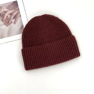 Venta al por mayor de fábrica: Gorros de punto sin costuras para hombre y mujer, ideales para el invierno, cálidos y resistentes al frío. - Product Image 4