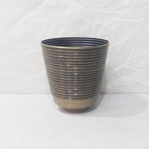 Maceta metálica redonda con diseño perforado, maceta decorativa para plantas de interior y exterior, patrón cortado con láser, resistente a la oxidación. - Product Image 4