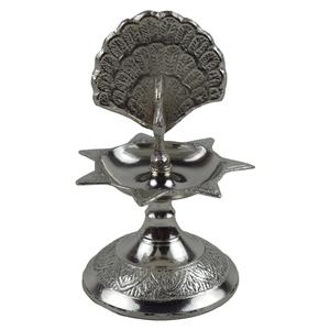 Compre un Portavelas de Aceite Decorativo para Interiores Diwali Diya, de Metal de Latón con Cubierta de Vidrio y Color Plateado Brillante para Decoración de Templos - Product Image 2