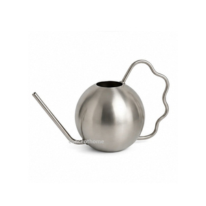 Regadera Esférica Negra de Plástico, Diseño Duradero para Jardinería - Product Image 2