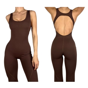 Maßgefertigter Großhandel Damen Nahtloser Yoga-Bodysuit Sexy Einteiliger Bauchkontroll-Jumpsuit mit ausgestelltem Bein - Product Image 6