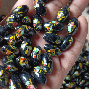 Cuentas de vidrio artesanales negras con diseño floral, ovaladas en forma de arroz, pintadas a mano, estilo vintage, para collares DIY - Product Image 1