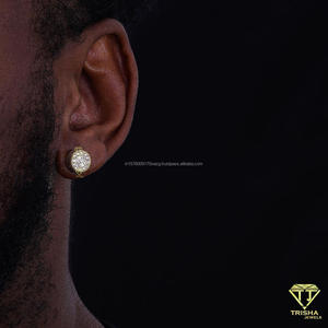 Pendientes Circulares de Diamantes Cultivados en Laboratorio VVS de Alta Gama en Plata de Ley 925 con Acabado en Oro y Detalles Geométricos de Piedras - Product Image 2