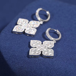 Pendientes de Aro con Diamantes Cultivados en Laboratorio con Diseño de Flor de Lis, Plata 925, Joyería de Moda - Product Image 2
