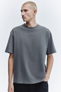 T-shirt en coton surdimensionné pour homme, col rond, manches courtes, gris uni, style streetwear minimaliste, longueur normale, jersey tricoté - Product Image 3