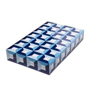 Juego de Backgammon de Cuero Personalizado al por Mayor con Tablero de Viaje de Lucite, Diseño Plegable Ecológico y Duradero para Uso en Interiores/Exteriores - Product Image 6