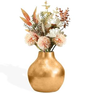 Vase floral en métal au design traditionnel et au forme artistique pour une ambiance élégante à la maison et une composition décorative distinctive - Product Image 4