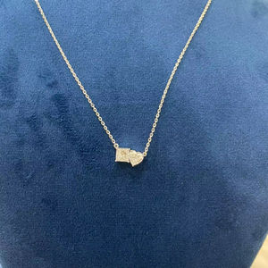 Collar con Colgante de Barra de Corazón con Diamante Cultivado en Laboratorio, Corte Princesa, Oro Blanco de 9K, 1.06 Quilates, Chapado en Rodio, Lujoso - Product Image 1