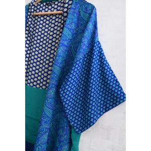 Kimono corto de seda india, hecho a mano, estampado, ropa de dormir, ropa informal estilo bohemio para mujer - Product Image 3
