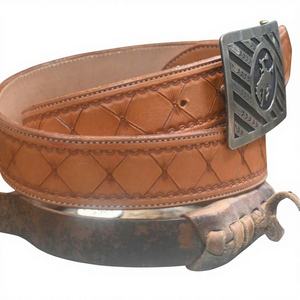 Ceintures en cuir de vachette marron écologiques de qualité supérieure, longueur personnalisée, boucle carrée en acier, solides, imperméables, pour fêtes et événements. - Product Image 4