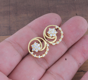 Pendientes de Diseño con Circonitas Cúbicas, Lujosos, Chapados en Oro de 925, Forma Única, Joyería de Moda para Mujer, Venta al Por Mayor - Product Image 3