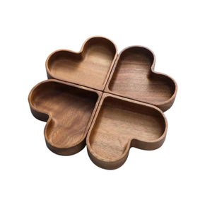 Bandeja de servir de madera natural con forma de corazón y diseño de hojas, plato para aperitivos, de Vietnam, al por mayor - Product Image 1
