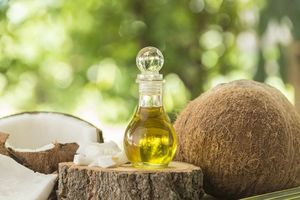 Aceite de Coco Fraccionado Refinado Orgánico Prensado en Frío de Grado Alimenticio del Delta de Vietnam, 99% de Pureza, Empaque a Granel/Barril de 1000L para Uso Industrial - Product Image 3