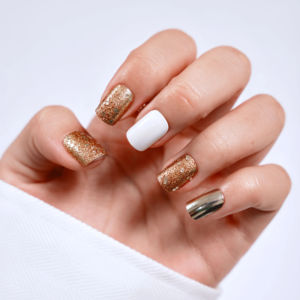 Uñas postizas de diamantes de imitación de lujo con efecto espejo, arte de uñas OEM ODM, venta al por mayor de fábrica, uñas a presión personalizadas con purpurina dorada y cromada. - Product Image 1