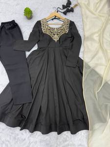 ชุดเดรส Anarkali ผ้าไหมฝรั่งเศสสีเขียวเมห์นดี ทรงพลิ้วพร้อมผ้าคลุมไหล่ - Product Image 6