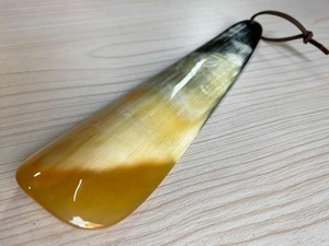 Venta al por mayor directa de fábrica: Cuerno de zapatos plano ecológico de búfalo natural con mango - Product Image 2