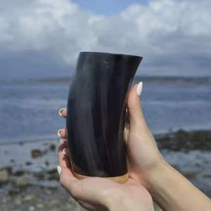 Jarra de Cuerno de Búfalo Natural Hecha a Mano, Vaso Vikingo Pulido para Cerveza Ecológica, Miel o Té, Estilo Elegante - Product Image 3