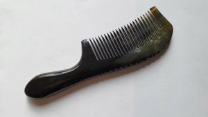 Peigne en corne naturelle pour démêler les cheveux, soin quotidien et outil de massage doux du cuir chevelu - Product Image 4