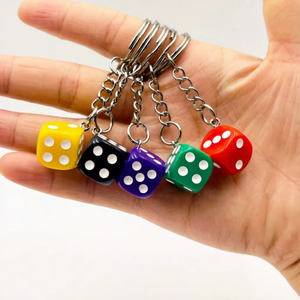 Porte-clés mini dés colorés en résine, pendentif cube, dés à 6 faces, pour sac, pochette, cadeau de fête, décoration de casino, cadeau fantaisie - Product Image 1