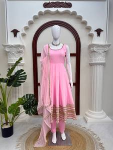 Ensemble de robe Anarkali rose avec dupatta en tulle brodé, vêtements indiens et pakistanais, tenue de fête - Product Image 2