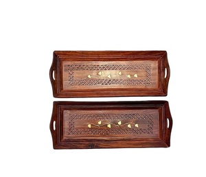 Plateau de service en bois poli avec poignées décoratives pour un service élégant des aliments lors de fêtes et dans les restaurants, fabriqué par un fabricant OEM. - Product Image 6