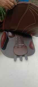 Selle d'équitation en cuir pour le saut d'obstacles - Selle équestre avec arceau en bois et quincaillerie en laiton - Product Image 3