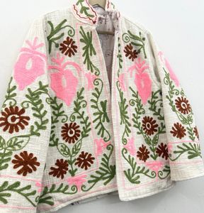 Manteau d'hiver blanc bohème Twin Feet avec broderie florale Suzani, veste en coton TNT coupe-vent, tricoté épais, col mandarin - Product Image 4