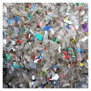 Flocons de PET recyclés, propres et lavés à chaud, issus de bouteilles, pour la fabrication de sangles et d'emballages en plastique, matière première en gros - Product Image 1