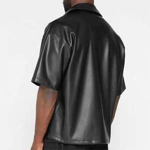 Camiseta de Manga Corta con Botones y Apliques Bordados Personalizados, Camiseta de Manga Corta de Cuero Vegano para Hombre - Product Image 3