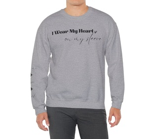 Sudadera Personalizada con Cuello Redondo y Estampado 'I Wear My Heart on my Sleeve Heavy Blend', Ideal para Regalo - Product Image 6