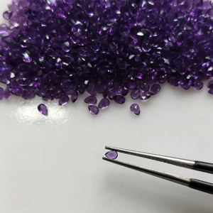 อเมทิสต์สีม่วงธรรมชาติจากแอฟริกา ขนาด 3x2 มม. รูปทรงลูกแพร์ คุณภาพดีที่สุด พลอยหลวมจากเรดเมาน์เทน เหมาะสำหรับทำเครื่องประดับ - Product Image 4
