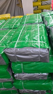 Lona Impermeable Verde y Plateada para Uso en Exteriores, Tejido No Tejido Teñido Liso de Peso Medio - Product Image 4