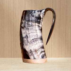 Auténtica Jarra de Cuerno de Buey Hecha a Mano, Estilo Vikingo, con Asa - Product Image 2