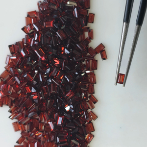 โกเมนสีแดงธรรมชาติ 3.30x2 มม. ทรงบาแกตต์ คุณภาพดีที่สุด พลอยเม็ดเดี่ยว ขนาดปรับแต่งได้สำหรับทำเครื่องประดับ - Product Image 1