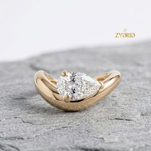 Anillo Abierto Escultural de Oro de 10K con Diamante Cultivado en Laboratorio con Corte Pera para Mujer - Product Image 4