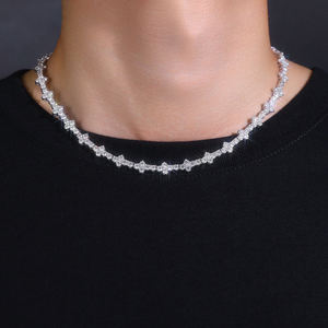 Collar con Cruz de Moissanita con Incrustaciones de Diamantes, Chapado en Oro de 18K, Estilo Hip Hop, Unisex - Product Image 1