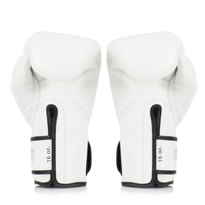 Guantes de Boxeo Fairtex Glory de Último Modelo y Alta Calidad, Completamente Blancos con Impresión Fairtex Negra, Guantes de Competición con Correa de Cuero Auténtico - Product Image 2