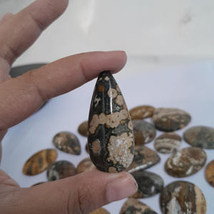 คริสตัลธรรมชาติสำหรับงานหัตถกรรมขนาด3X2,5ซม. ทำจากหินอัญมณีสไตล์อินโดนีเซีย - Product Image 2