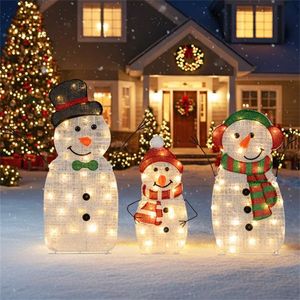 Decorazione Natalizia Famiglia di Pupazzi di Neve Illuminati a 3 Pezzi, 95 LED Bianco Caldo, Metallo+Tessuto, Misure 30.5'/25.5'/20.5\", Statuine Giocattolo - Product Image 1