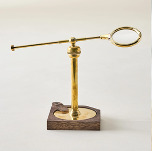 Lupa de escritorio ajustable de latón con base de pedestal de madera, ofrecida a precios de mayoreo a precio de fábrica. - Product Image 5