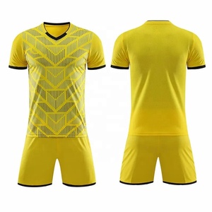 Uniformes de fútbol personalizables duraderos a la moda, camisetas de fútbol OEM, colores personalizados, manga corta, secado rápido, logotipo personalizado - Product Image 4